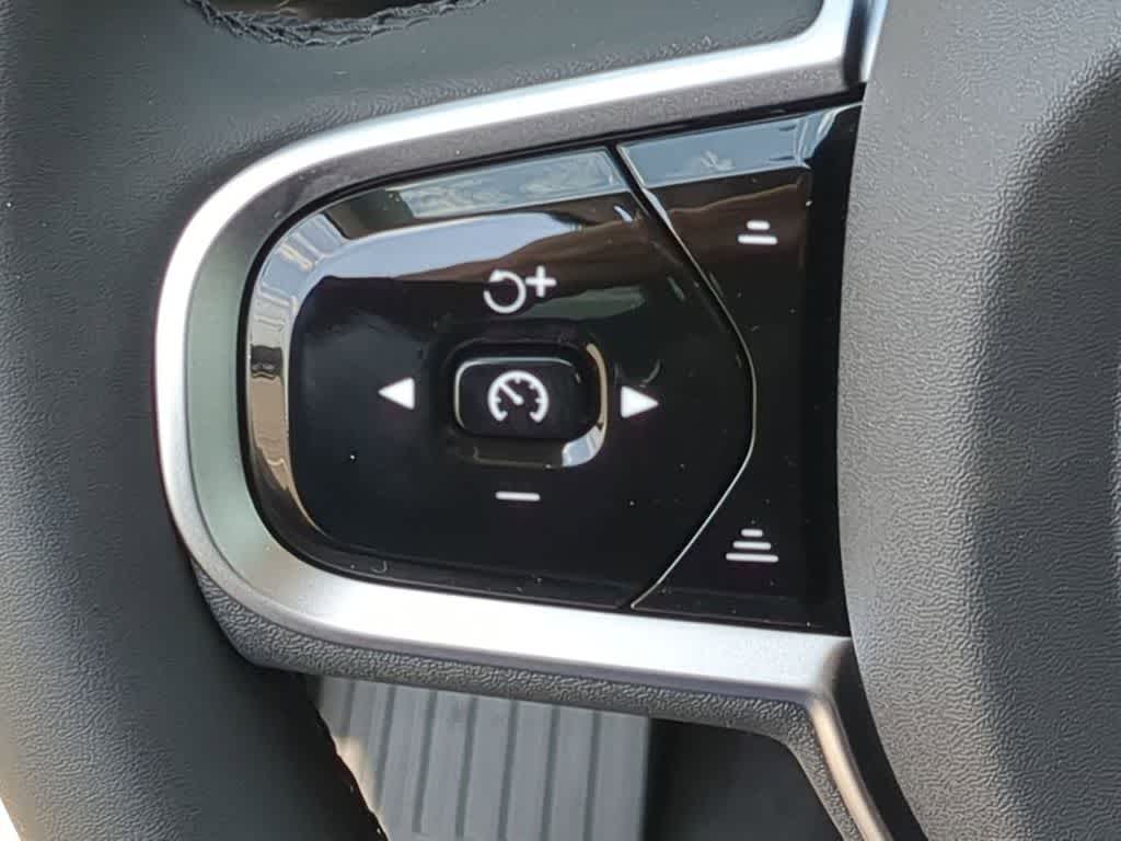 Thumbnail: 2026 Volvo XC60 - 22