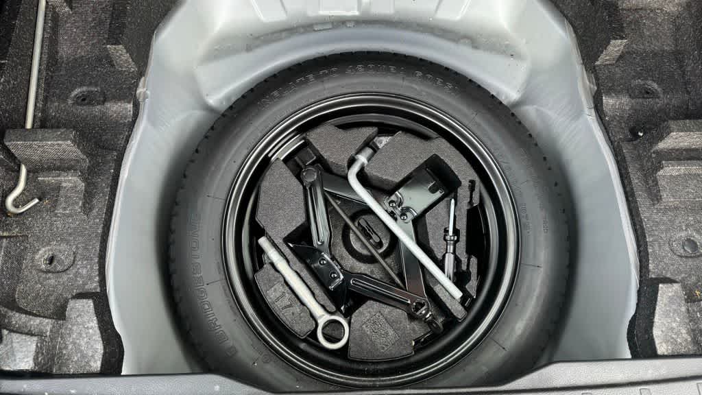 Thumbnail: 2015 Subaru Forester - 16