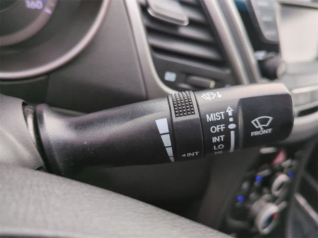 Thumbnail: 2015 Hyundai Elantra - 18