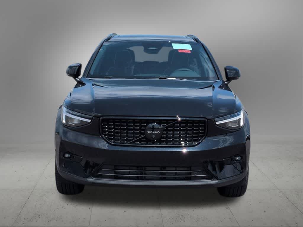 Thumbnail: 2026 Volvo XC40 - 9