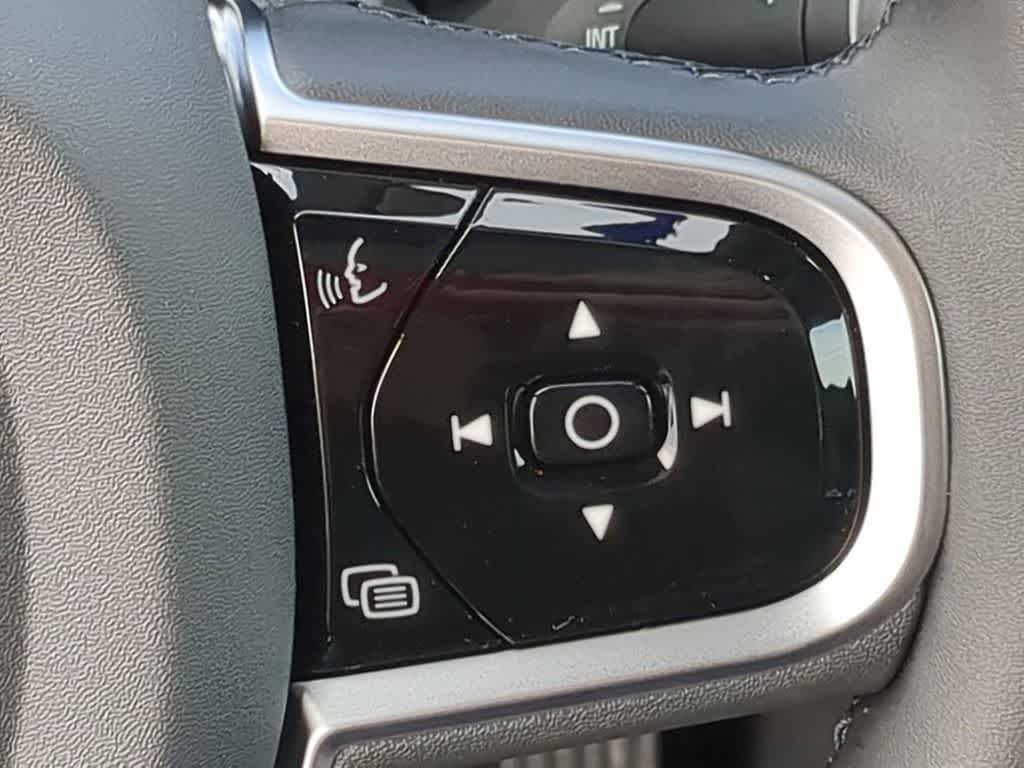 Thumbnail: 2026 Volvo XC60 - 23