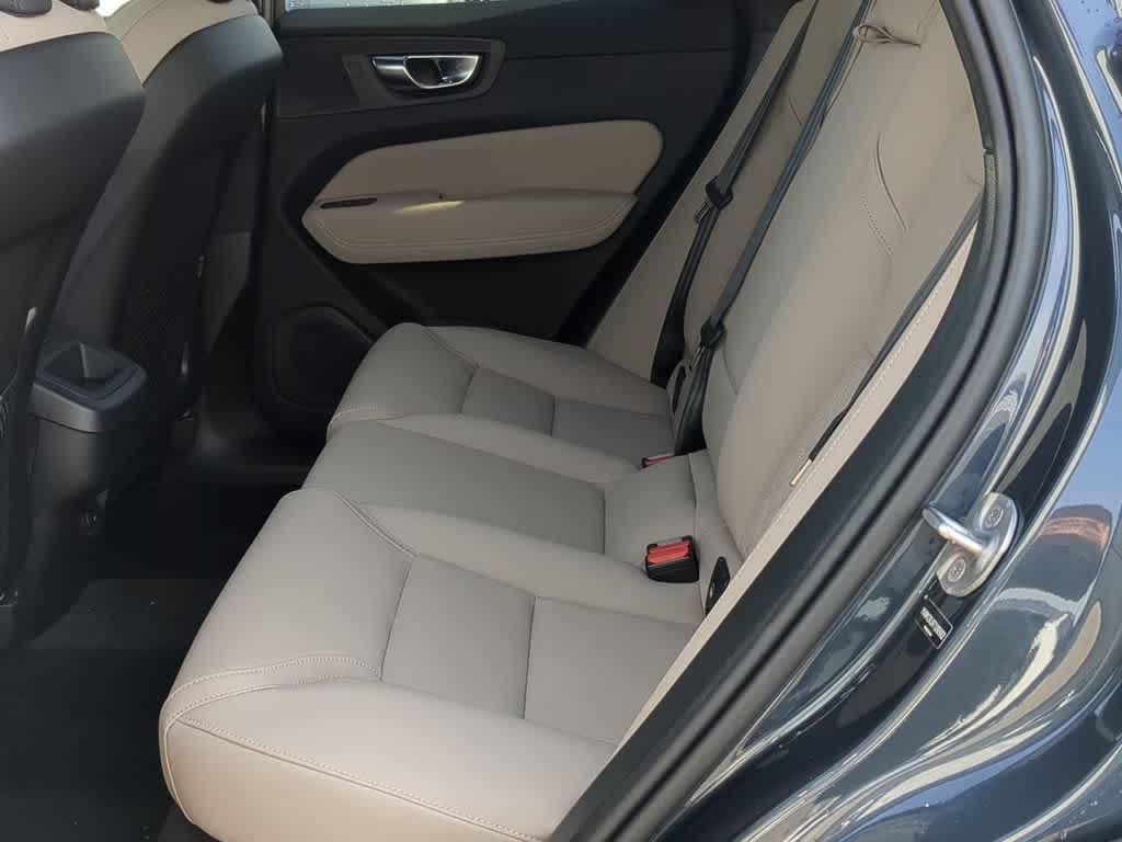 Thumbnail: 2026 Volvo XC60 - 18