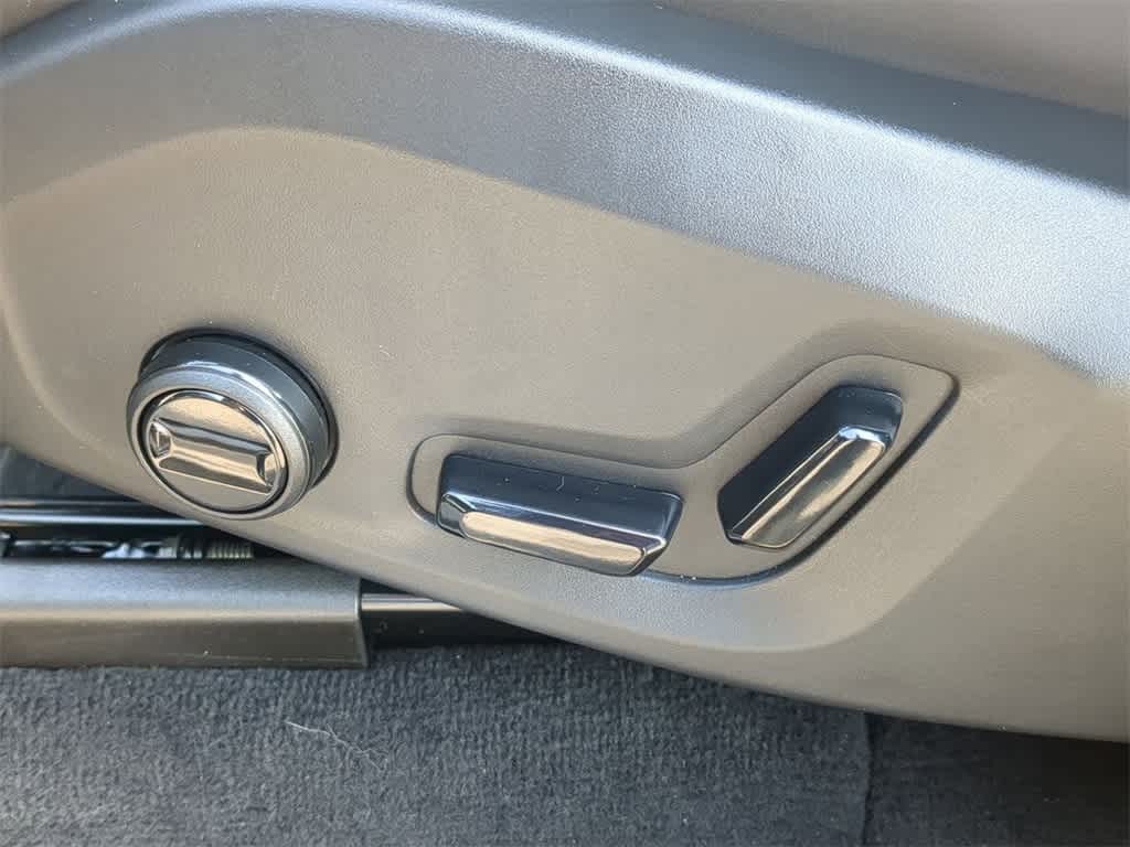 Thumbnail: 2026 Volvo XC90 - 16