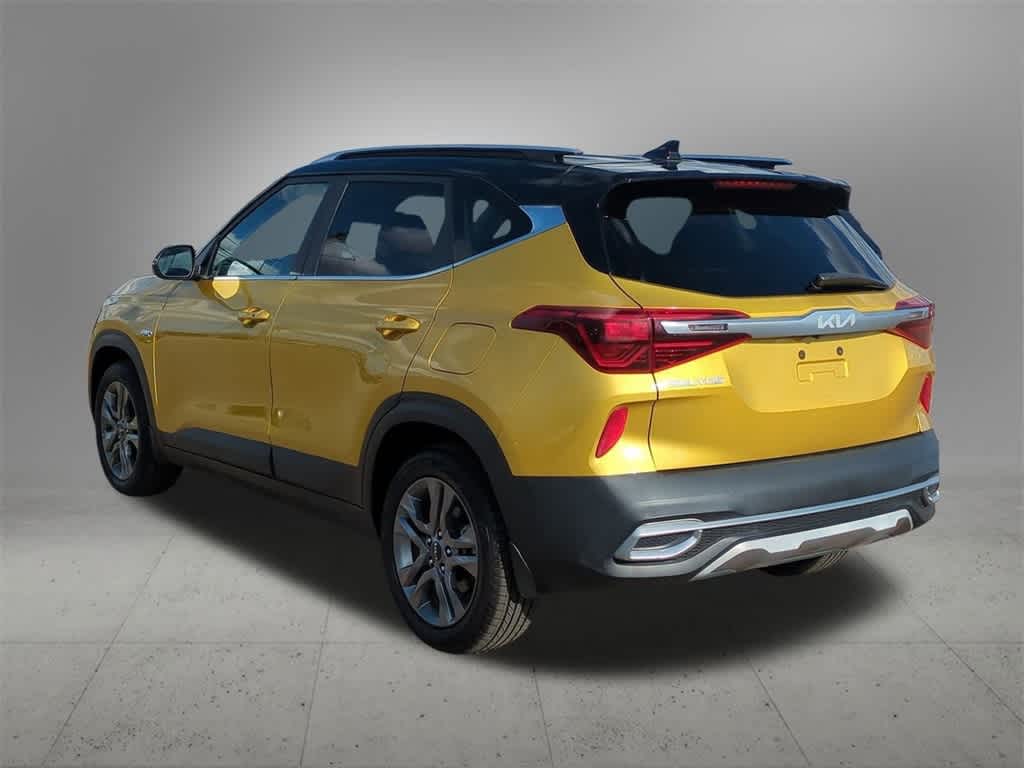 Thumbnail: 2022 Kia Seltos - 4