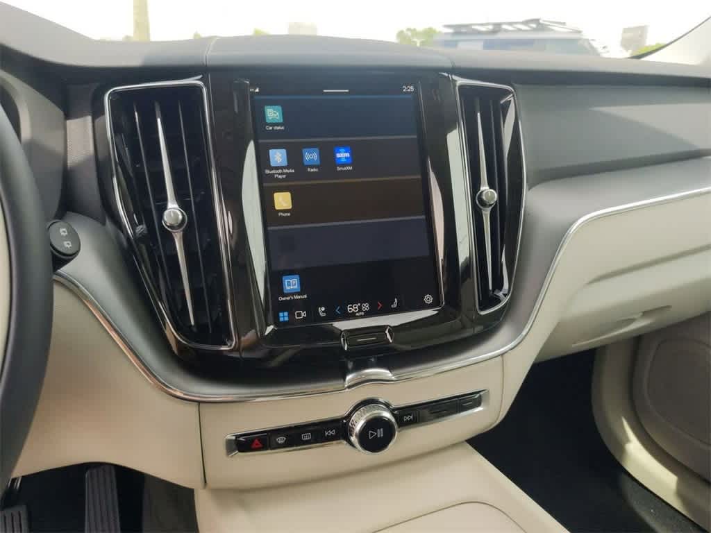 Thumbnail: 2025 Volvo XC60 - 21