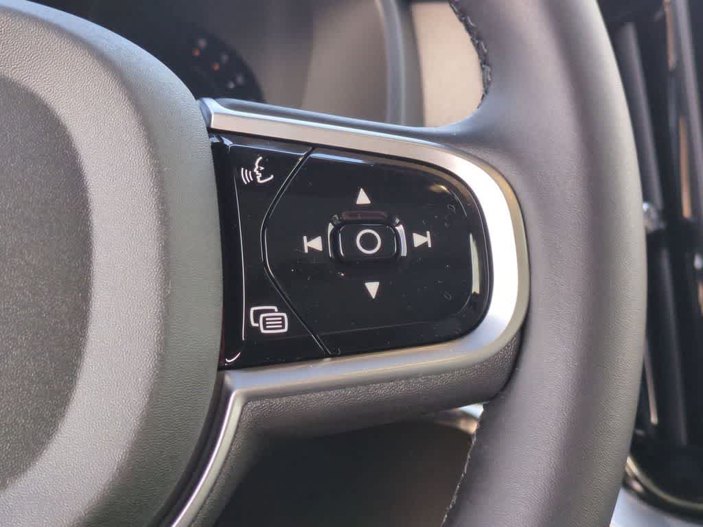 Thumbnail: 2026 Volvo XC90 - 18