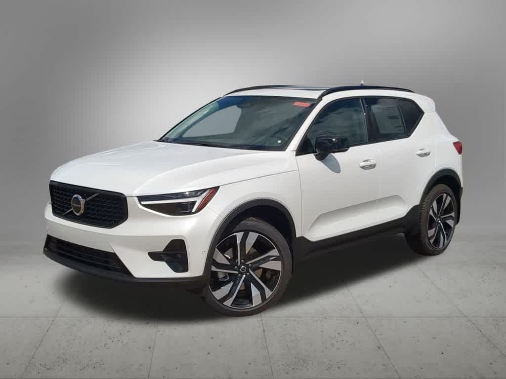 Thumbnail: 2026 Volvo XC40 - 1