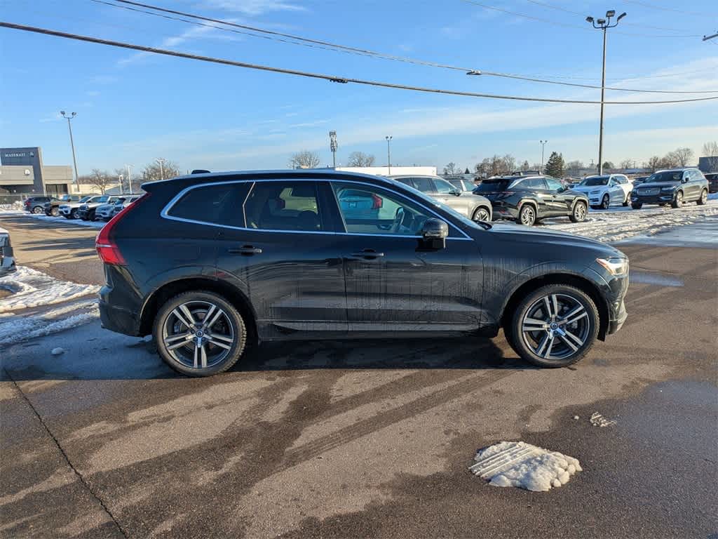 Thumbnail: 2019 Volvo XC60 - 10