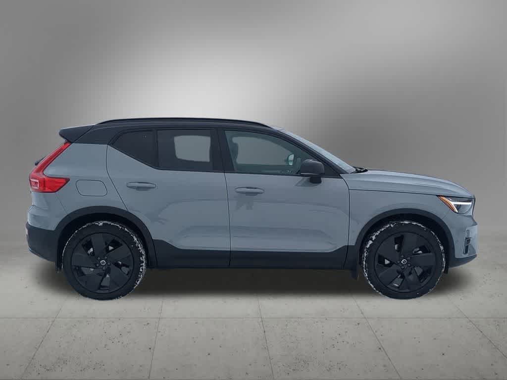 Thumbnail: 2026 Volvo XC40 - 7