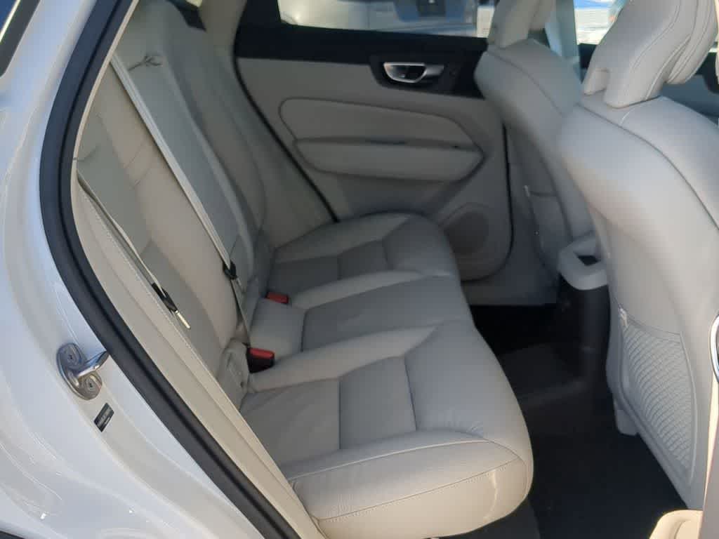 Thumbnail: 2025 Volvo XC60 - 19