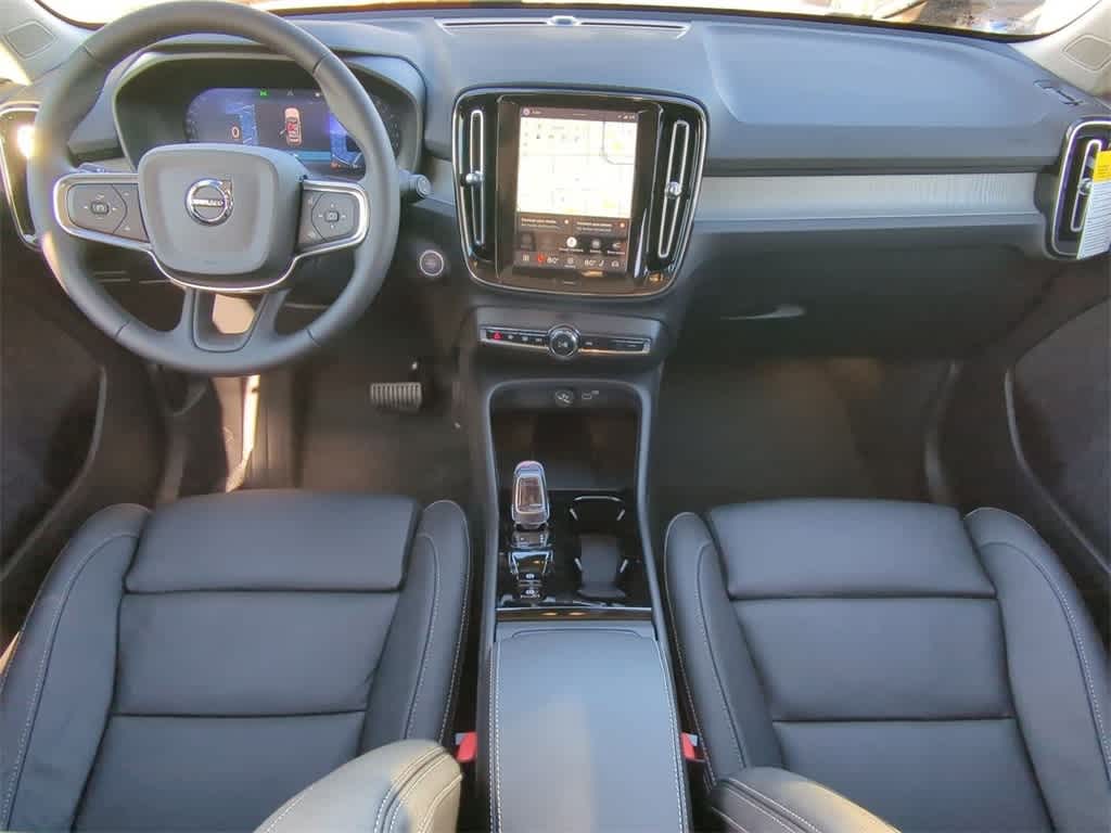 Thumbnail: 2026 Volvo XC40 - 14