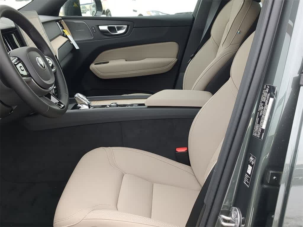 Thumbnail: 2026 Volvo XC60 - 15