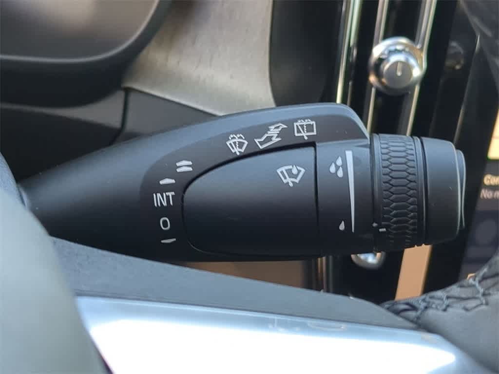 Thumbnail: 2026 Volvo XC40 - 24