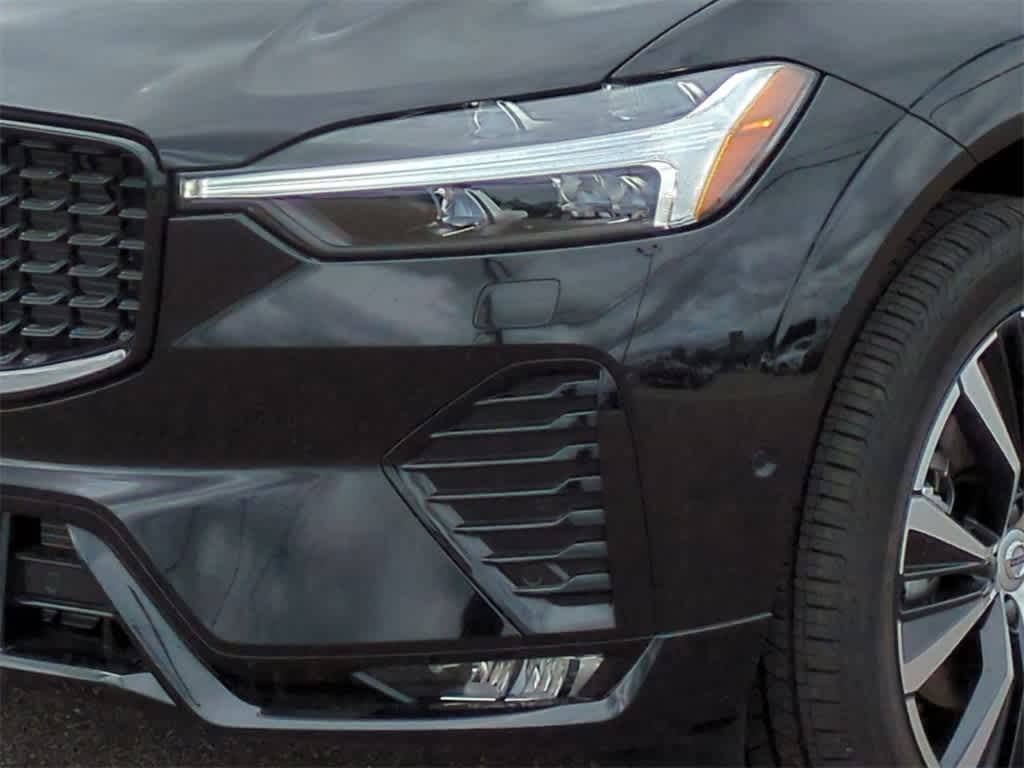 Thumbnail: 2025 Volvo XC60 - 10