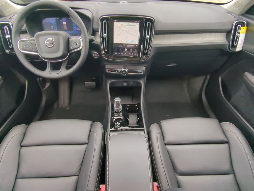 Thumbnail: 2026 Volvo XC40 - 14