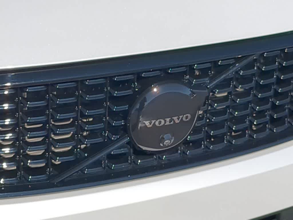 Thumbnail: 2026 Volvo XC40 - 11