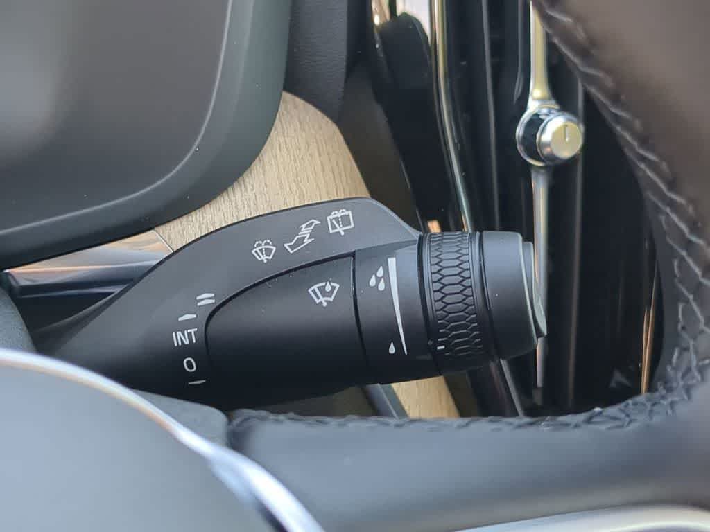 Thumbnail: 2026 Volvo XC60 - 24