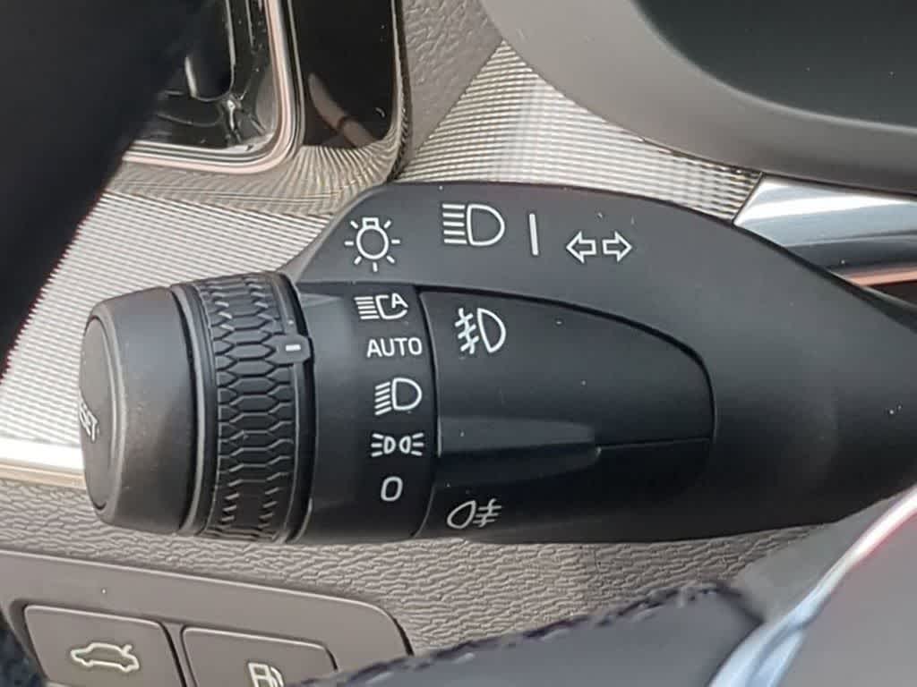 Thumbnail: 2026 Volvo XC60 - 25