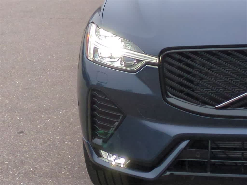 Thumbnail: 2026 Volvo XC60 - 10