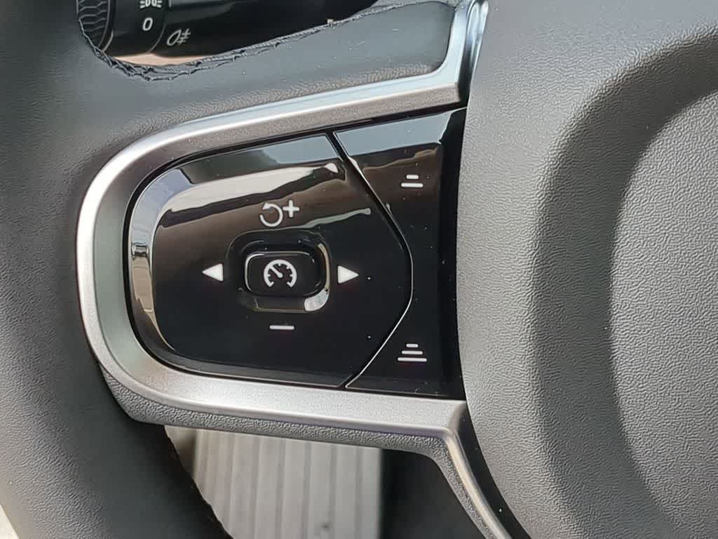 Thumbnail: 2026 Volvo XC90 - 22