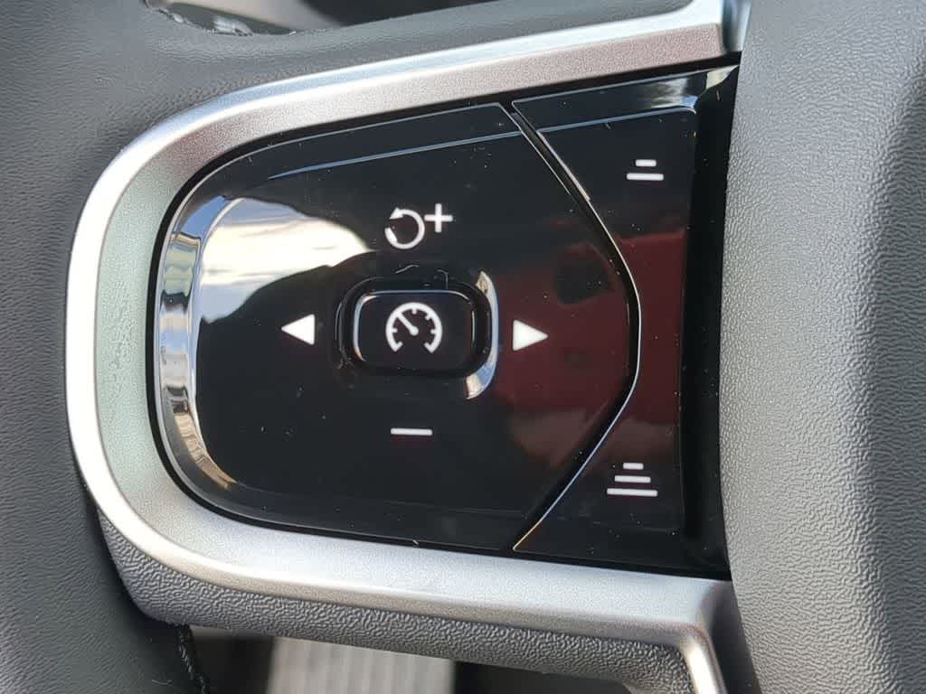 Thumbnail: 2026 Volvo XC60 - 22