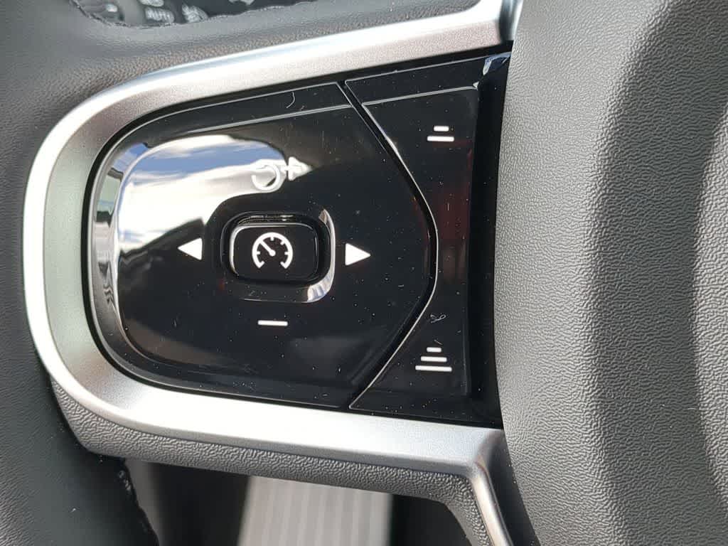 Thumbnail: 2026 Volvo XC60 - 22