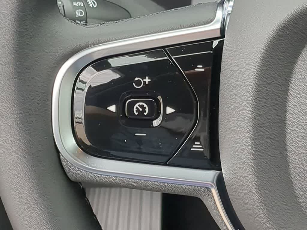 Thumbnail: 2026 Volvo XC90 - 22