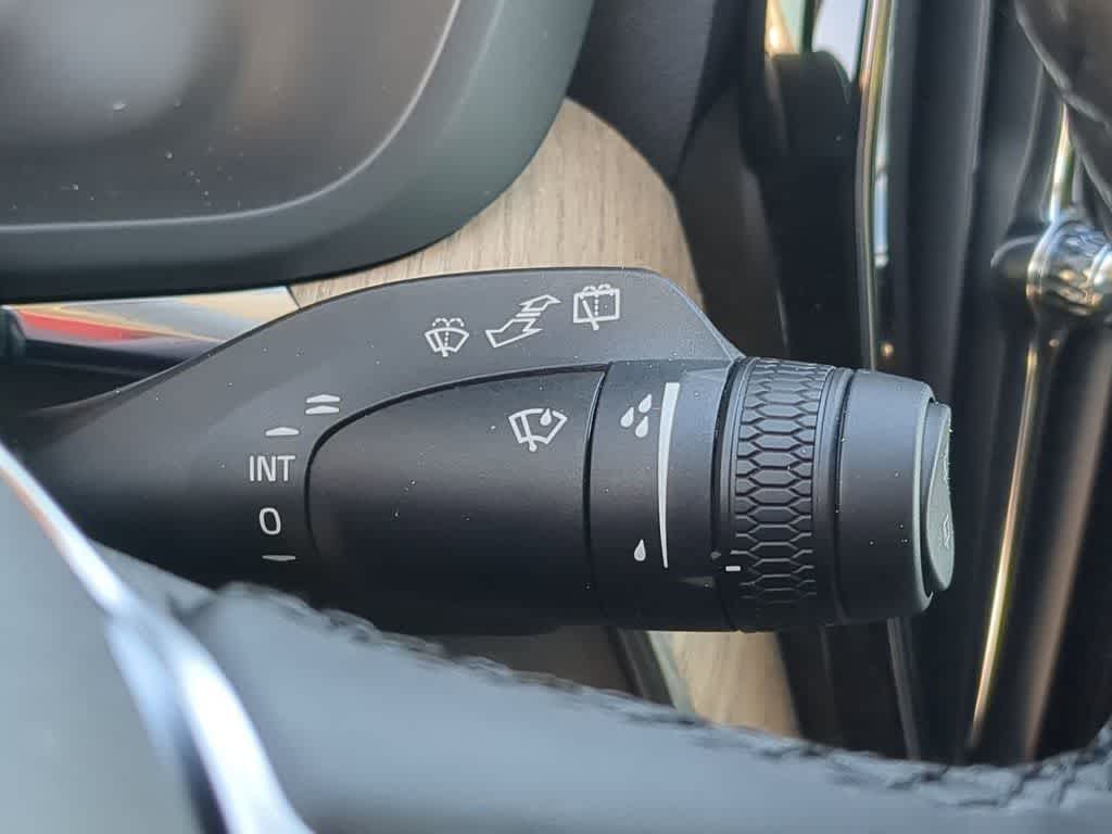 Thumbnail: 2026 Volvo XC60 - 23