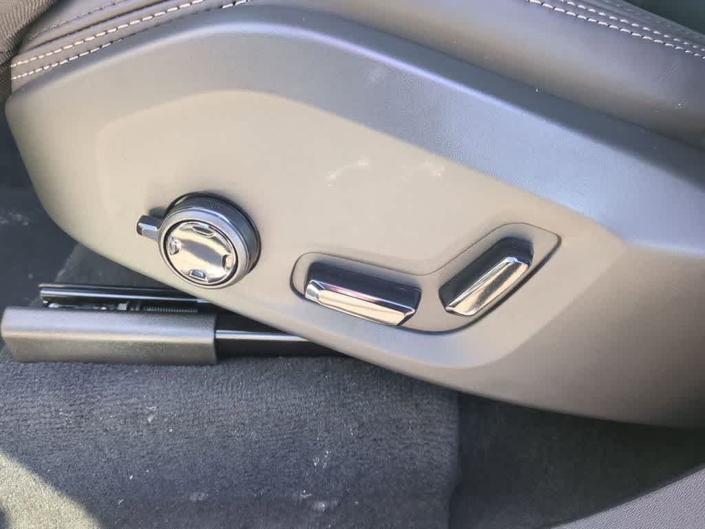 Thumbnail: 2026 Volvo XC90 - 9