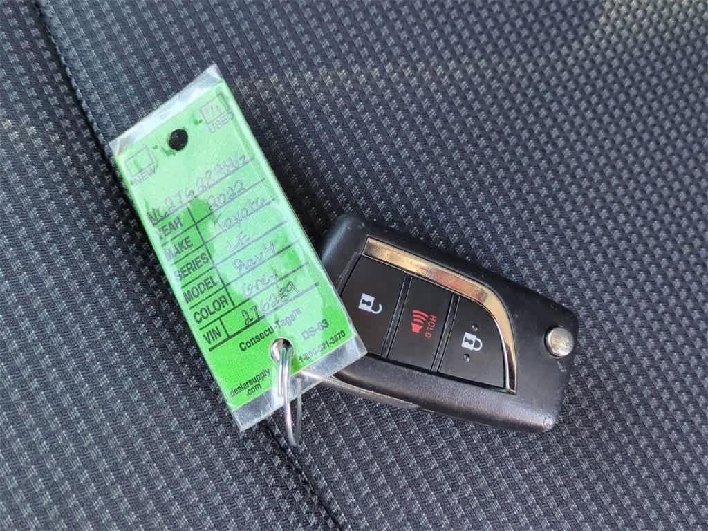 Thumbnail: 2022 Toyota RAV4 - 31