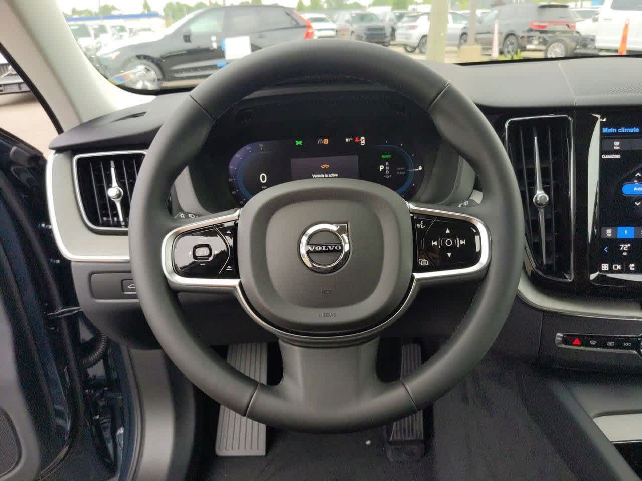 Thumbnail: 2025 Volvo XC60 - 20