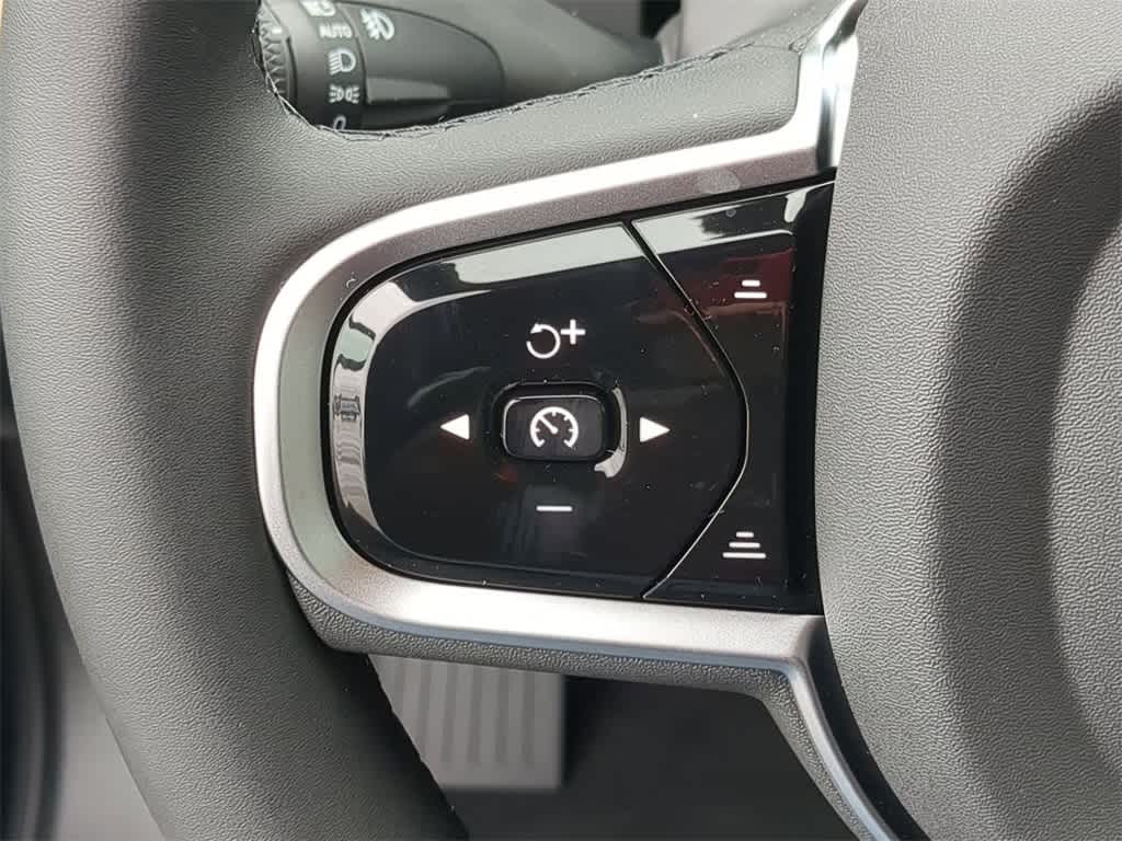 Thumbnail: 2026 Volvo XC60 - 22