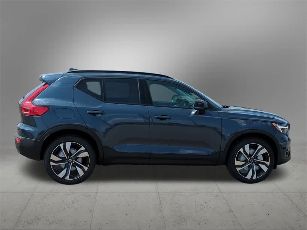Thumbnail: 2026 Volvo XC40 - 7