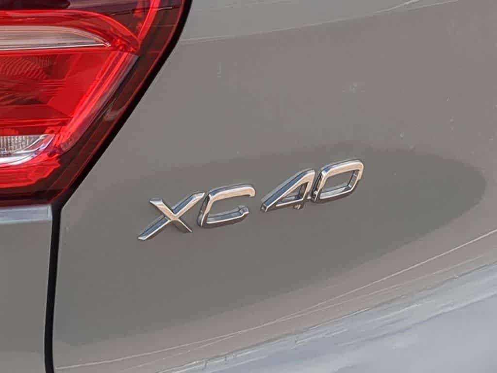 Thumbnail: 2026 Volvo XC40 - 12
