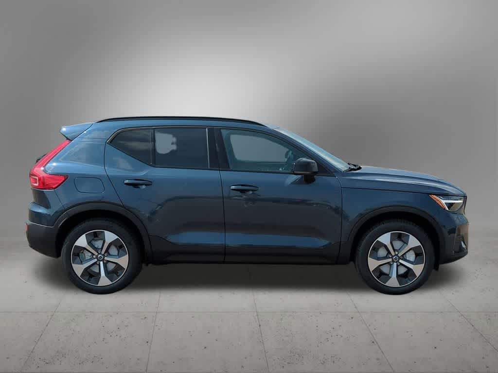 Thumbnail: 2026 Volvo XC40 - 7