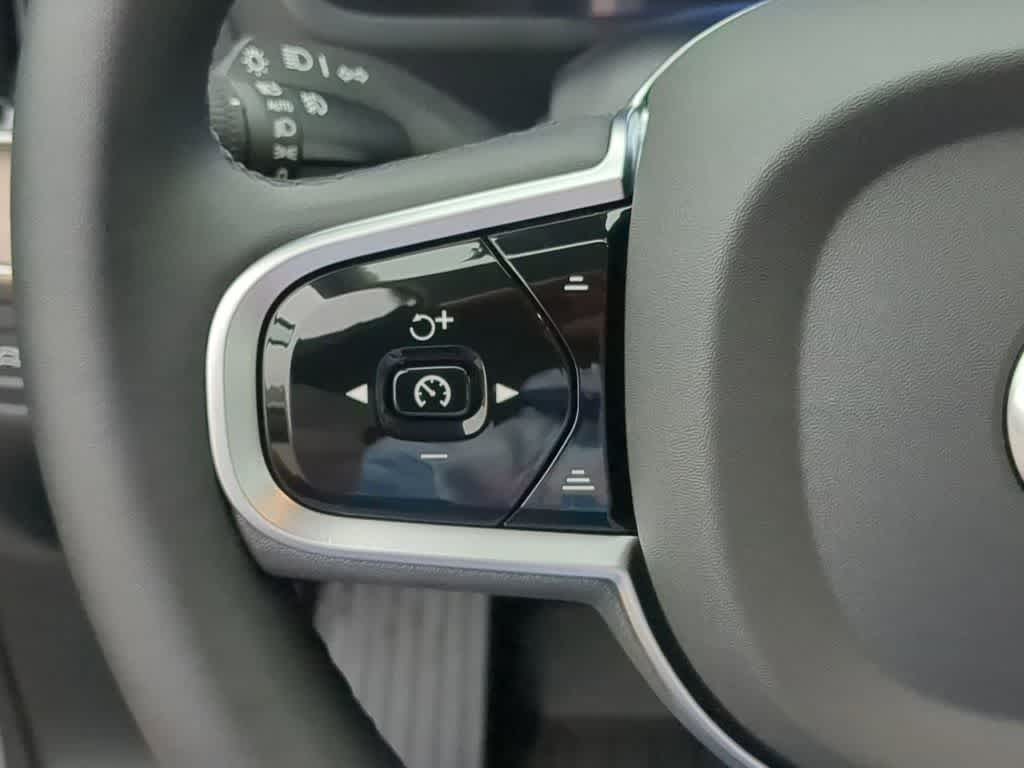 Thumbnail: 2026 Volvo XC90 - 24