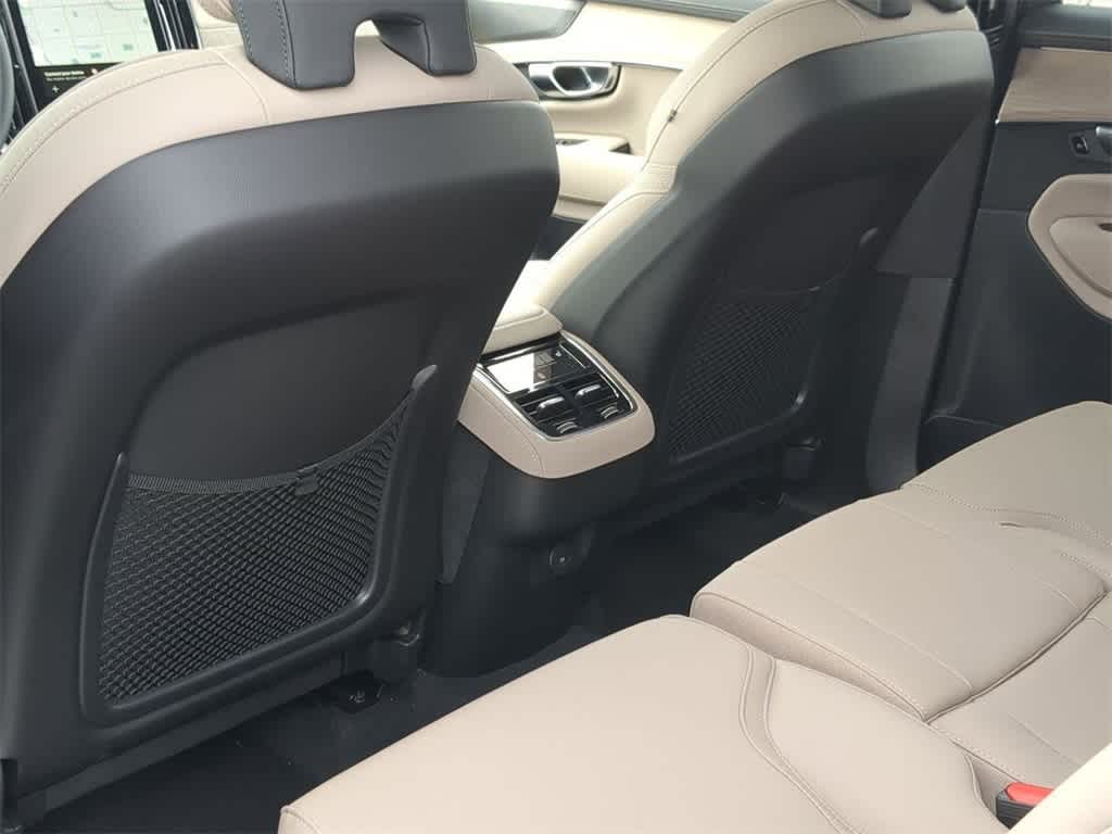 Thumbnail: 2026 Volvo XC90 - 17