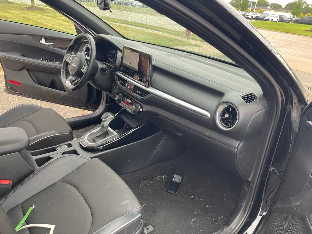 Thumbnail: 2023 Kia Forte - 11
