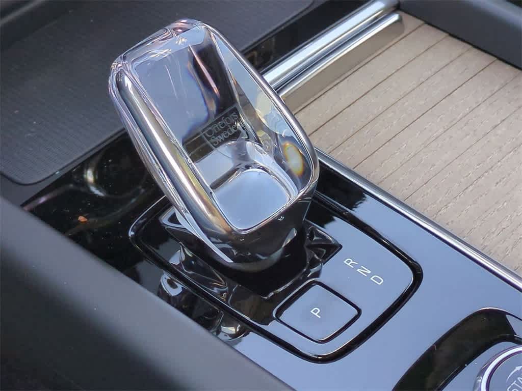 Thumbnail: 2026 Volvo XC60 - 32