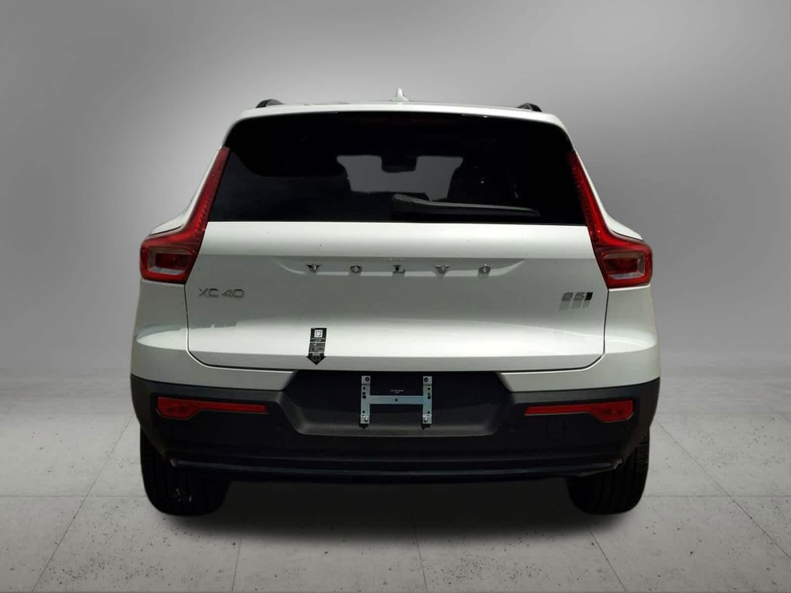 2025 Volvo XC40 B5 Plus 5