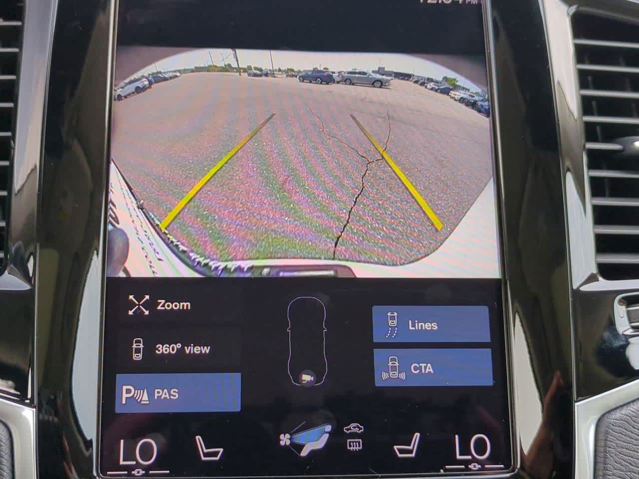 2022 Volvo XC90 T6 Momentum 29