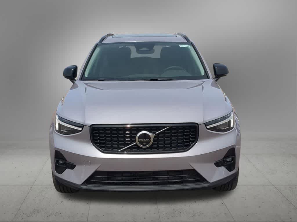 Thumbnail: 2026 Volvo XC40 - 9