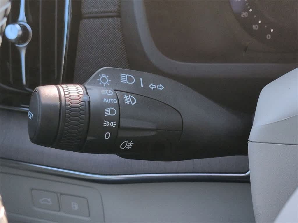 Thumbnail: 2026 Volvo XC90 - 26