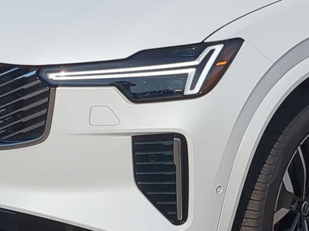 Thumbnail: 2026 Volvo XC90 - 10