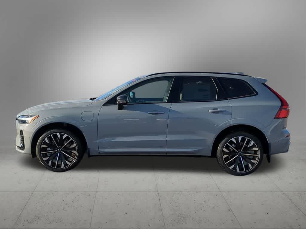 Thumbnail: 2026 Volvo XC60 - 3