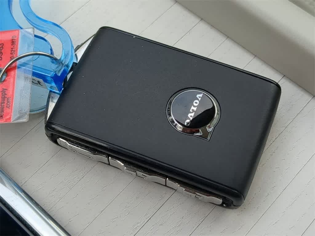 Thumbnail: 2026 Volvo XC60 - 33