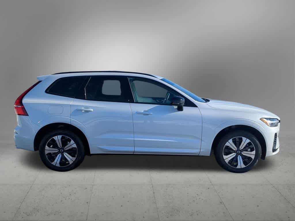 Thumbnail: 2025 Volvo XC60 - 7