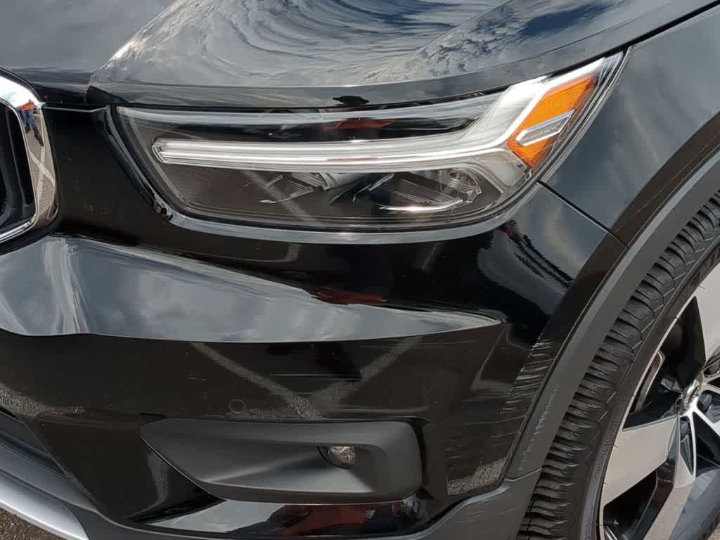Thumbnail: 2021 Volvo XC40 - 10