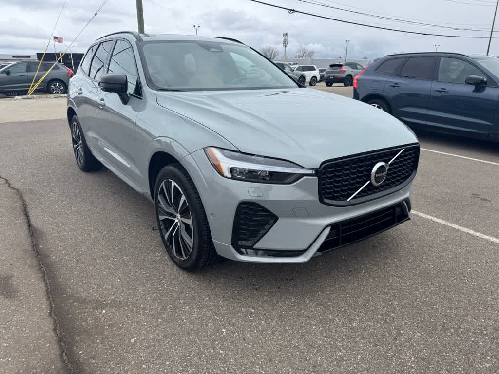 Thumbnail: 2025 Volvo XC60 - 3