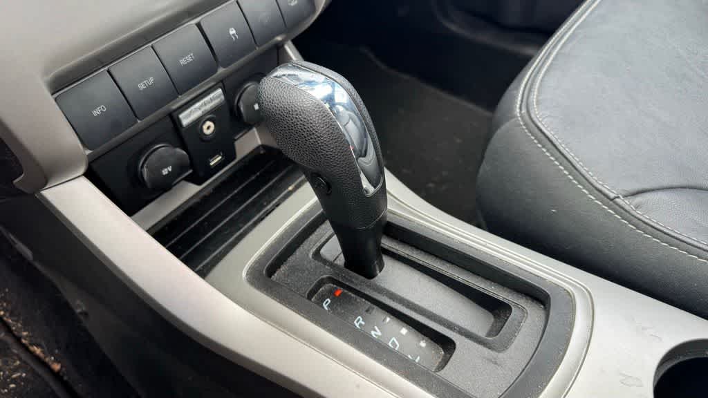 Thumbnail: 2010 Ford Focus - 20